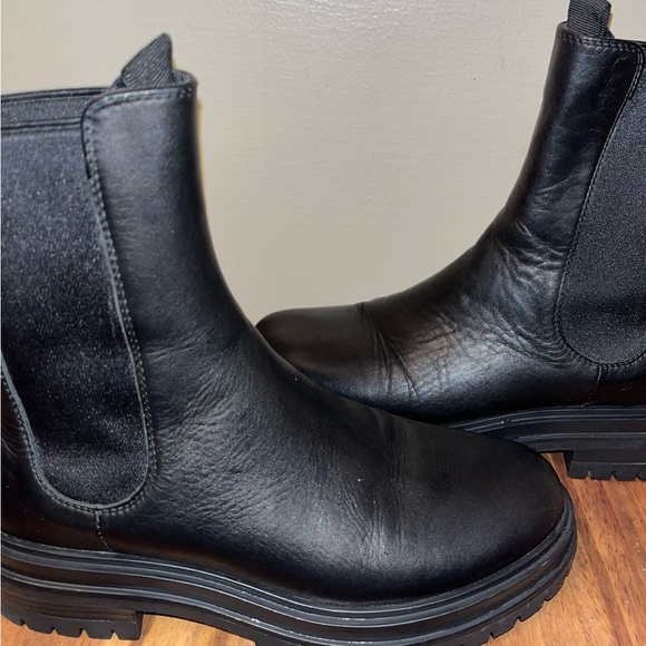 Slip On Gorgeous Black Leather Blondos Waterproof Boots Ordered them for myself - Picture 4 of 7